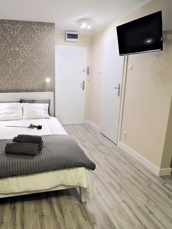 Paradise - Z Klimatyzacja Apartment เชสโตฮอวา ภายนอก รูปภาพ